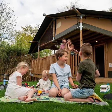 Xl Glamping Tent With Bathroom In Lüks kamp alanı Lathum