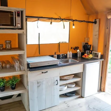 Xl Glamping Tent With Bathroom In Lathum