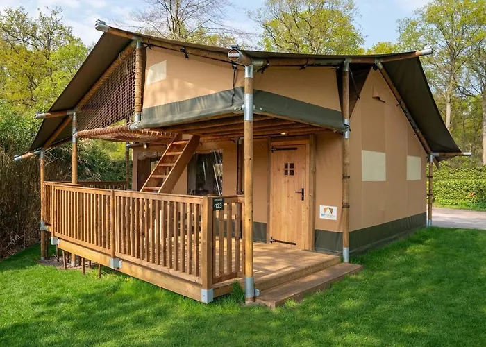 Glamping Tent By De Rhederlaag Luxe tent Lathum