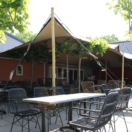 Glamping Tent By De Rhederlaag Campo de lujo
