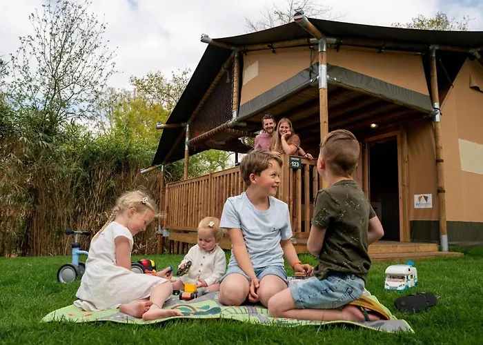 Glamping Tent By De Rhederlaag Luksusowy namiot Lathum